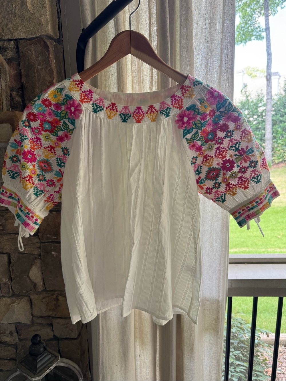 THML embroidered puff sleeve white top‎ cotton size XS EUC